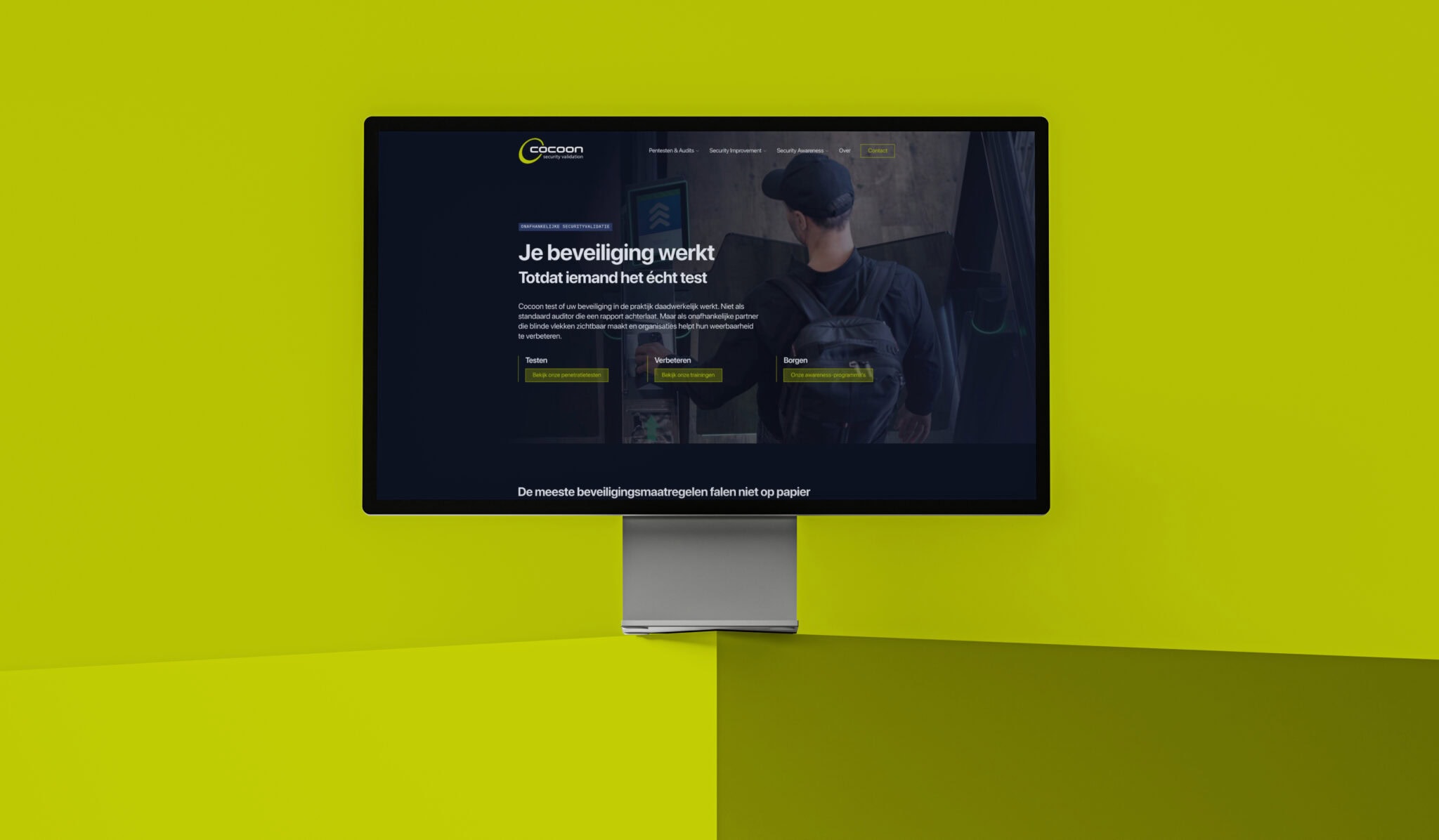 De website van Cocoon Security Validation op een monitor